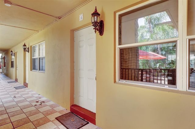 744 NE 14th Ave 4, Fort Lauderdale, FL 33304