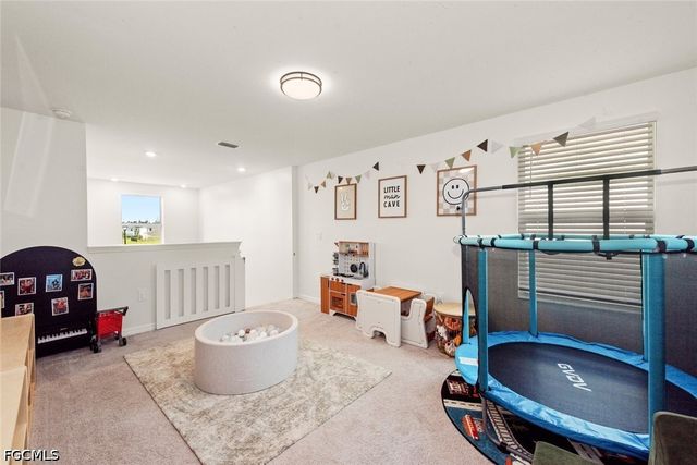7149 Ponderosa Pine DR, Fort Myers, FL 33966