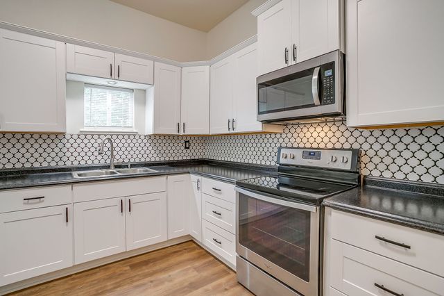 703 SW 5th Avenue, Mineral Wells, TX 76067
