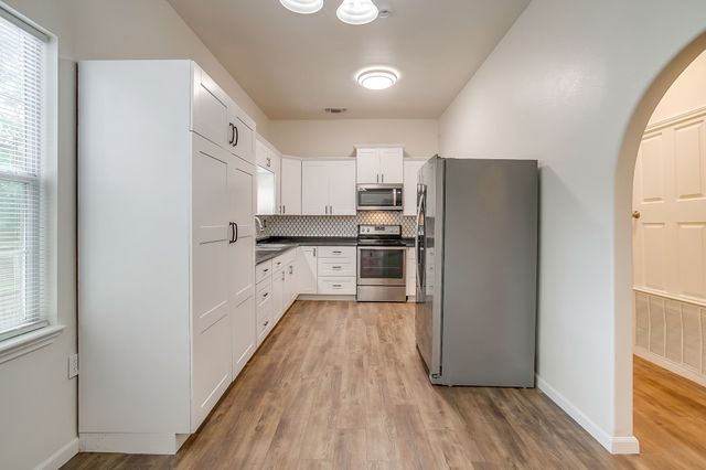 703 SW 5th Avenue, Mineral Wells, TX 76067