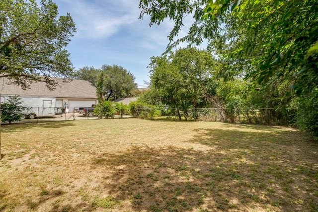 703 SW 5th Avenue, Mineral Wells, TX 76067