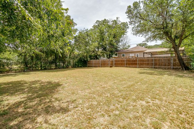703 SW 5th Avenue, Mineral Wells, TX 76067