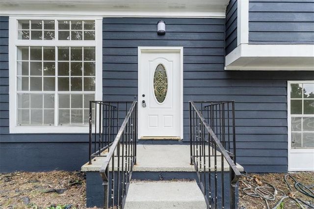 6653 Eastbriar Drive, Lithonia, GA 30058