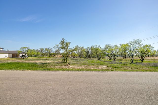 113 Dan Russell Bend, Weatherford, TX 76087