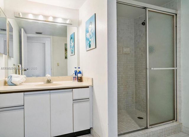 17500 N Bay Rd S707, Sunny Isles Beach, FL 33160