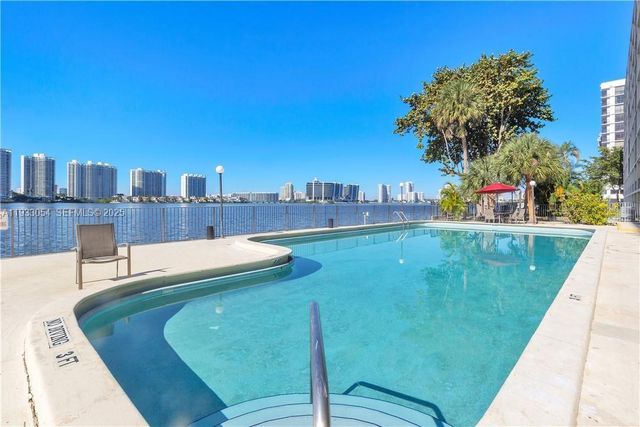 17500 N Bay Rd S707, Sunny Isles Beach, FL 33160