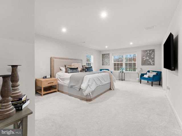 85 PRESLEY WAY, Williamstown, NJ 08094