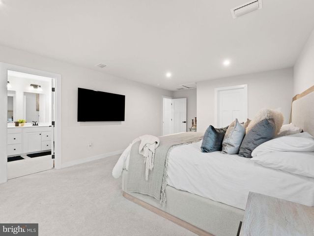 85 PRESLEY WAY, Williamstown, NJ 08094