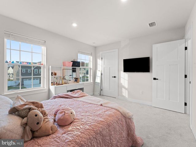 85 PRESLEY WAY, Williamstown, NJ 08094