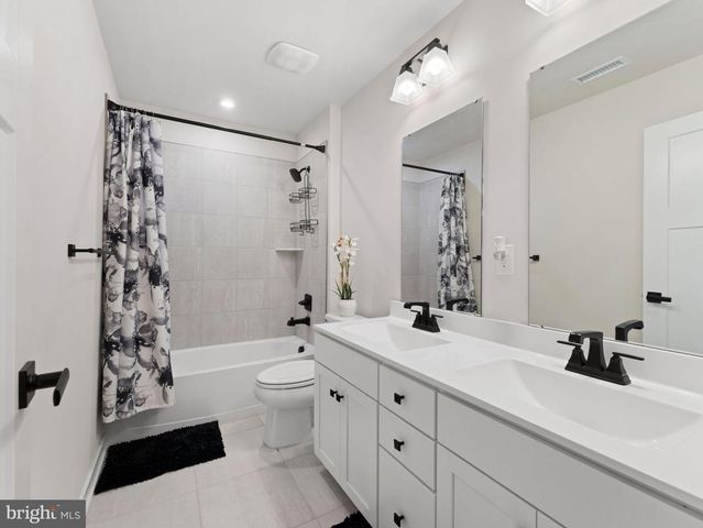 85 PRESLEY WAY, Williamstown, NJ 08094