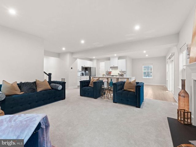 85 PRESLEY WAY, Williamstown, NJ 08094