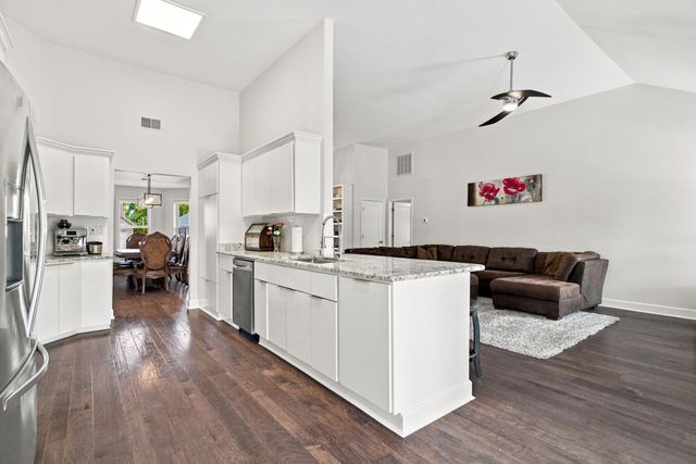 568 Southbrook Drive, Nicholasville, KY 40356