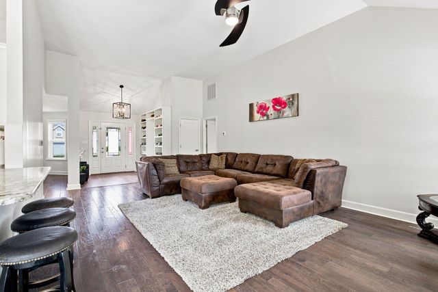 568 Southbrook Drive, Nicholasville, KY 40356