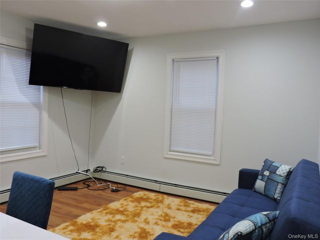 194-00 112th Road, Saint Albans, NY 11412