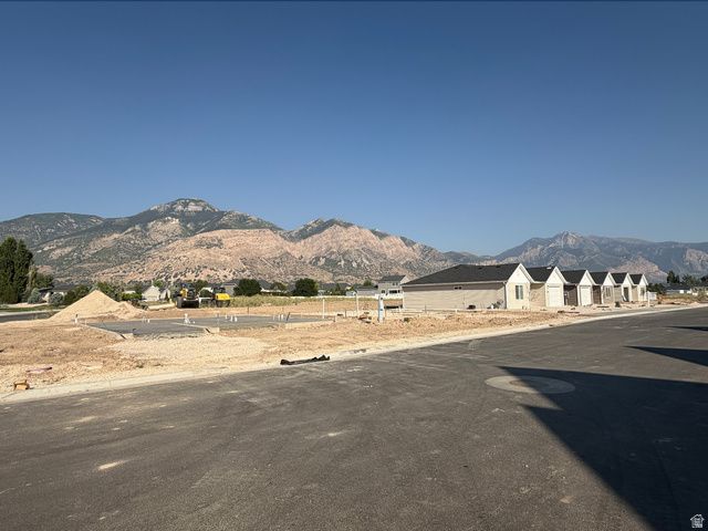 1068 N SUMMIT VIEW DR, Harrisville, UT 84404
