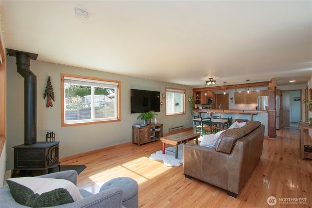 2028 W 5th Street, Port Angeles, WA 98363