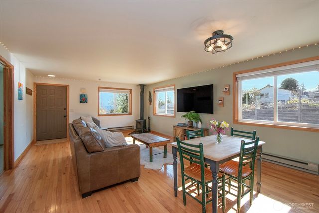 2028 W 5th Street, Port Angeles, WA 98363