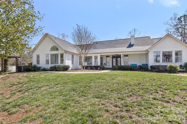 378 Collinsville Road, Columbus, NC 28722