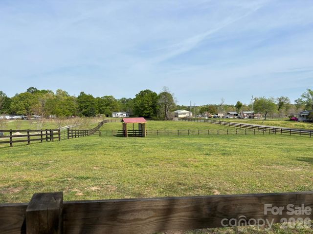 378 Collinsville Road, Columbus, NC 28722