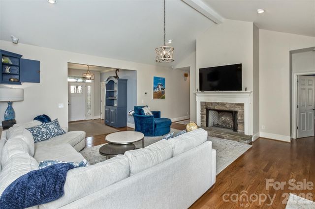 378 Collinsville Road, Columbus, NC 28722