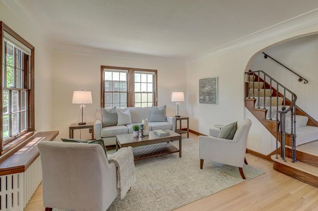 1745 Eleanor Avenue, Saint Paul, MN 55116