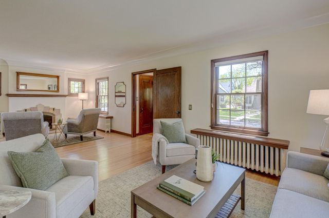 1745 Eleanor Avenue, Saint Paul, MN 55116