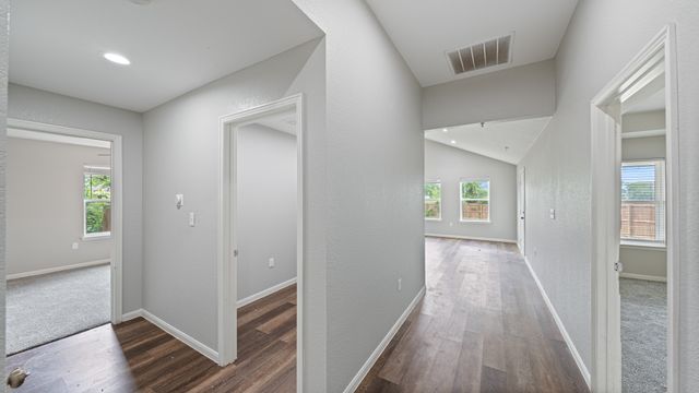 207 E Mccoulskey Street, Terrell, TX 75160