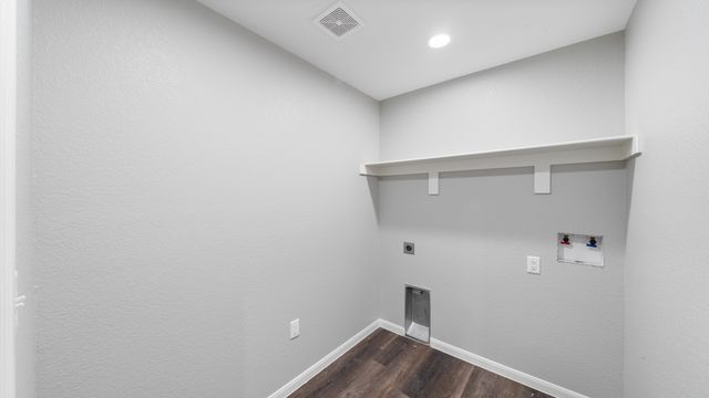 207 E Mccoulskey Street, Terrell, TX 75160