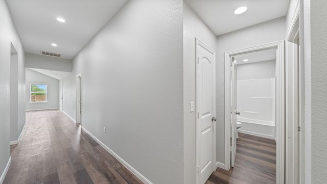 207 E Mccoulskey Street, Terrell, TX 75160