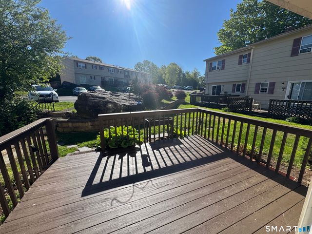 30 Round Tree Drive 6, Naugatuck, CT 06770