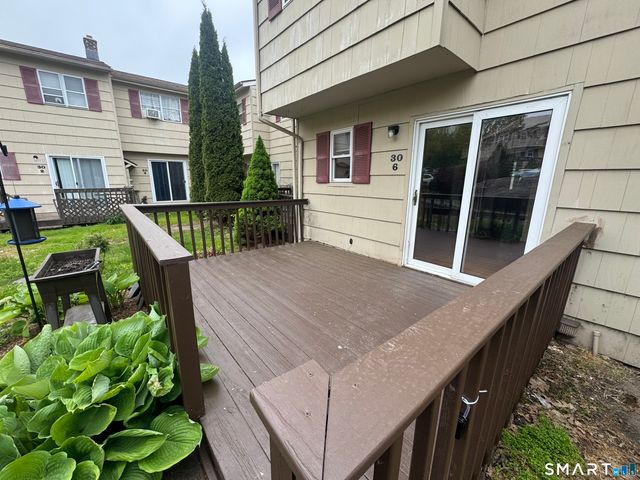 30 Round Tree Drive 6, Naugatuck, CT 06770