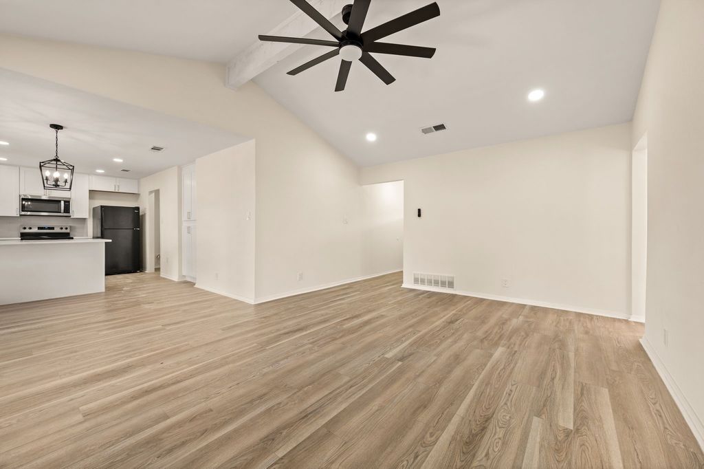 1705 S Timber Court, Benbrook, TX 76126 — photo 4