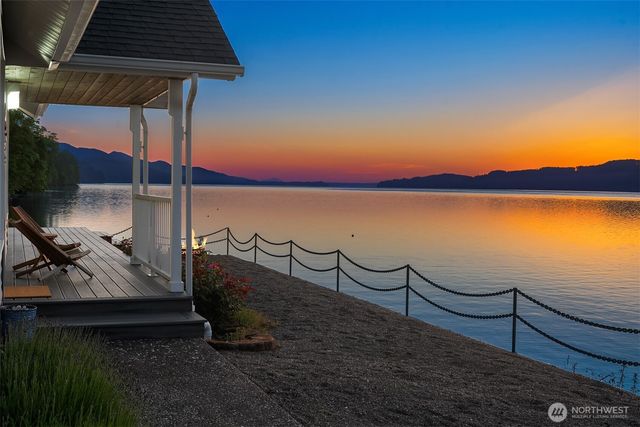 130 N Bennett Lane, Lilliwaup, WA 98555