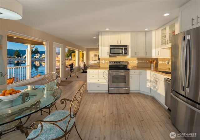 130 N Bennett Lane, Lilliwaup, WA 98555