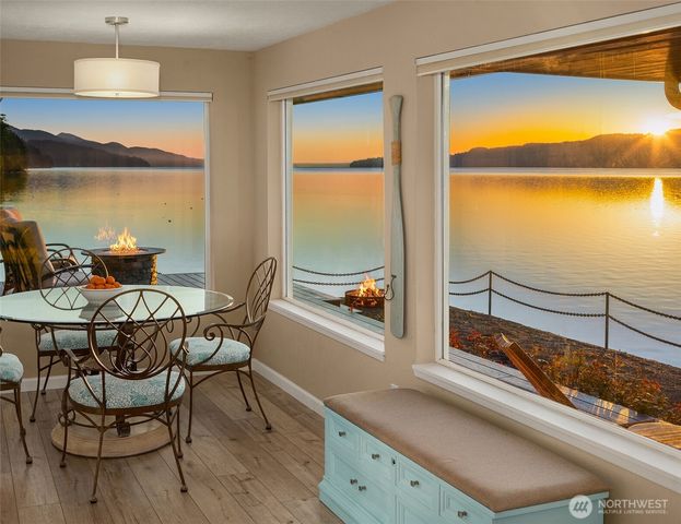 130 N Bennett Lane, Lilliwaup, WA 98555