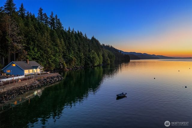 130 N Bennett Lane, Lilliwaup, WA 98555