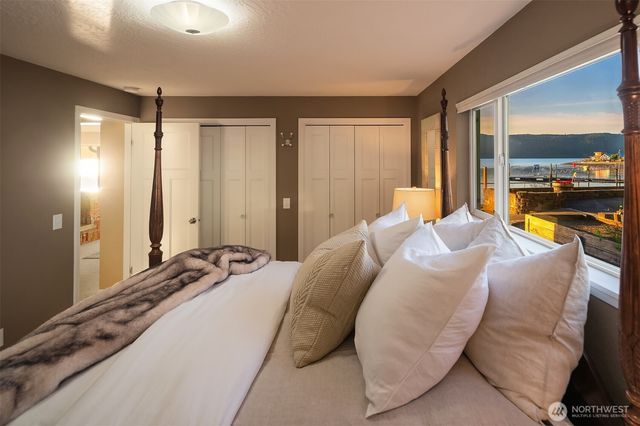 130 N Bennett Lane, Lilliwaup, WA 98555
