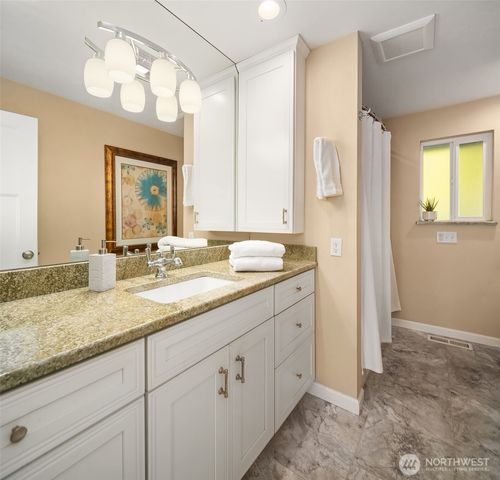 130 N Bennett Lane, Lilliwaup, WA 98555