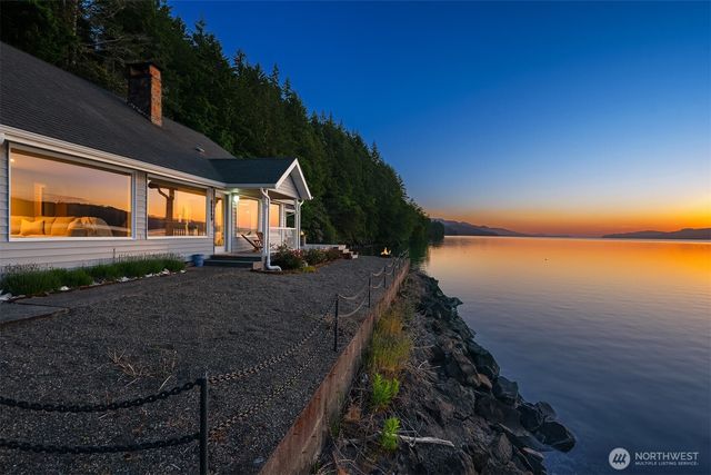 130 N Bennett Lane, Lilliwaup, WA 98555