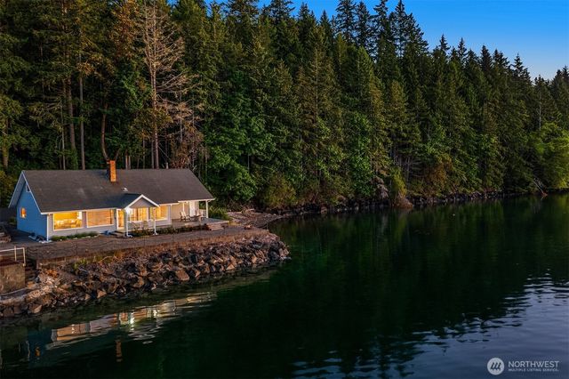 130 N Bennett Lane, Lilliwaup, WA 98555