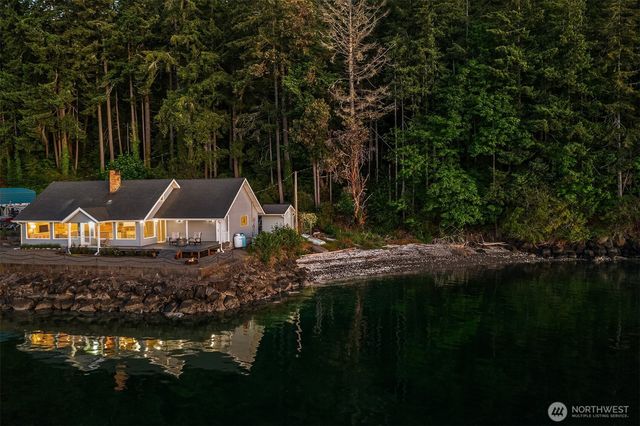 130 N Bennett Lane, Lilliwaup, WA 98555