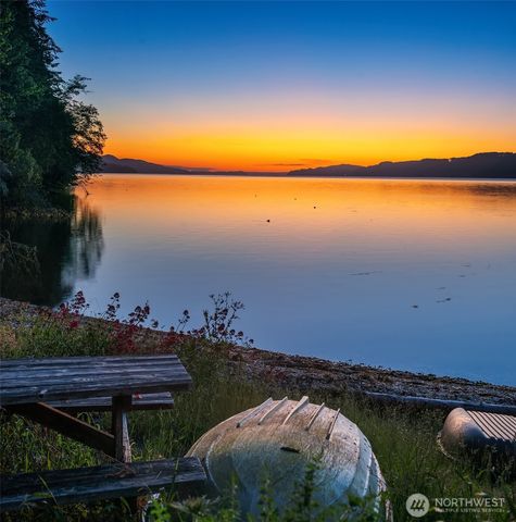 130 N Bennett Lane, Lilliwaup, WA 98555