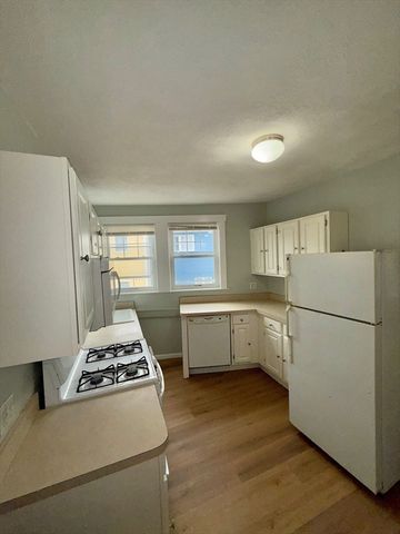 225 Florence St 225, Boston, MA 02131