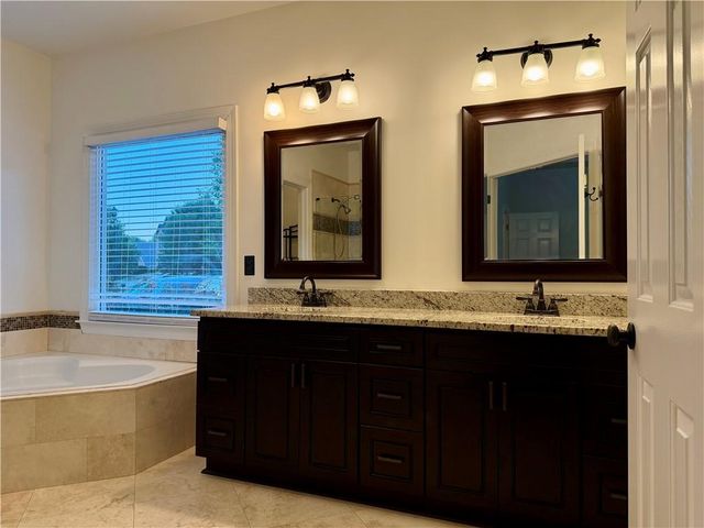 12615 Oxfordshire Court, Johns Creek, GA 30005