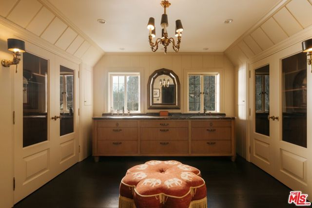 9631 Cedarbrook Drive, Beverly Hills, CA 90210