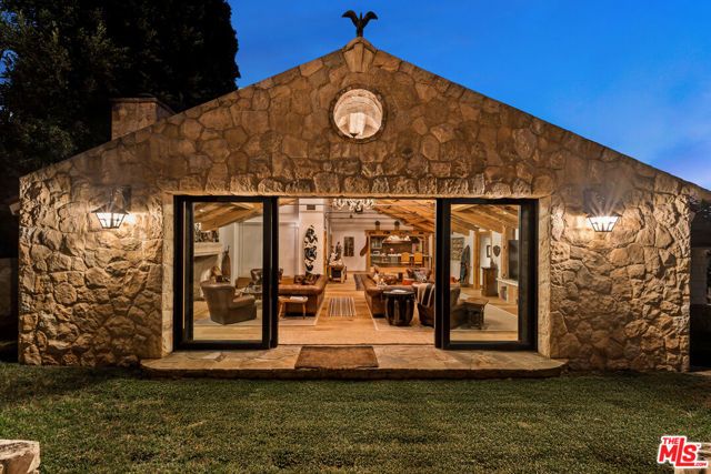 9631 Cedarbrook Drive, Beverly Hills, CA 90210