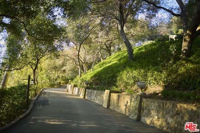 9631 Cedarbrook Drive, Beverly Hills, CA 90210