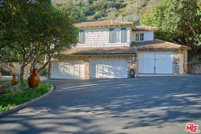 9631 Cedarbrook Drive, Beverly Hills, CA 90210