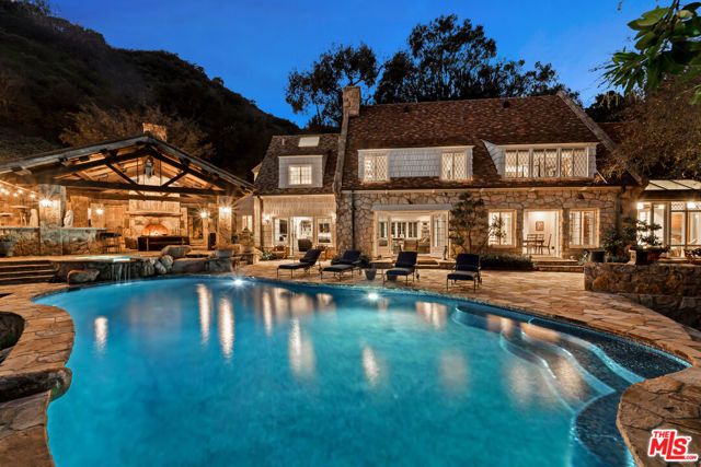 9631 Cedarbrook Drive, Beverly Hills, CA 90210
