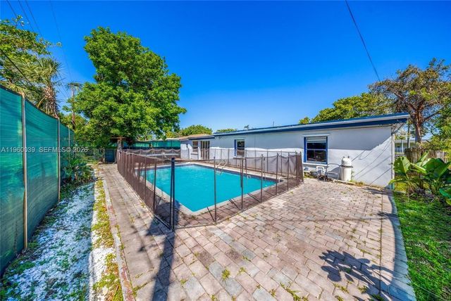 720 NE 171st St, North Miami Beach, FL 33162